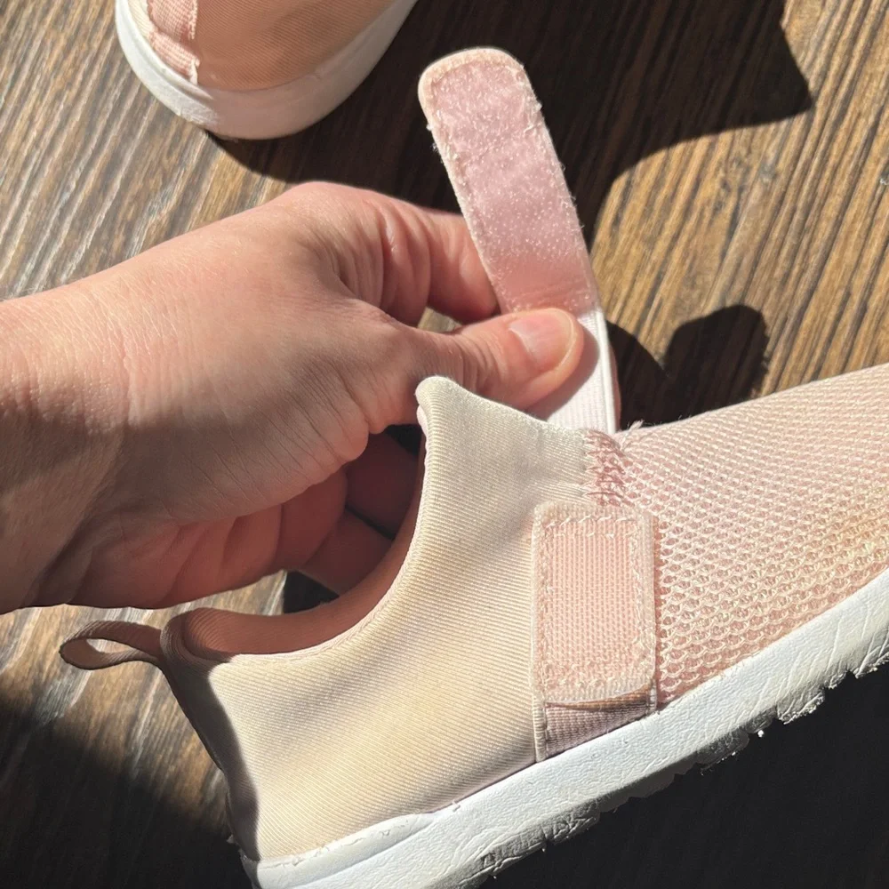 Kids Pink Slip-On water shoes